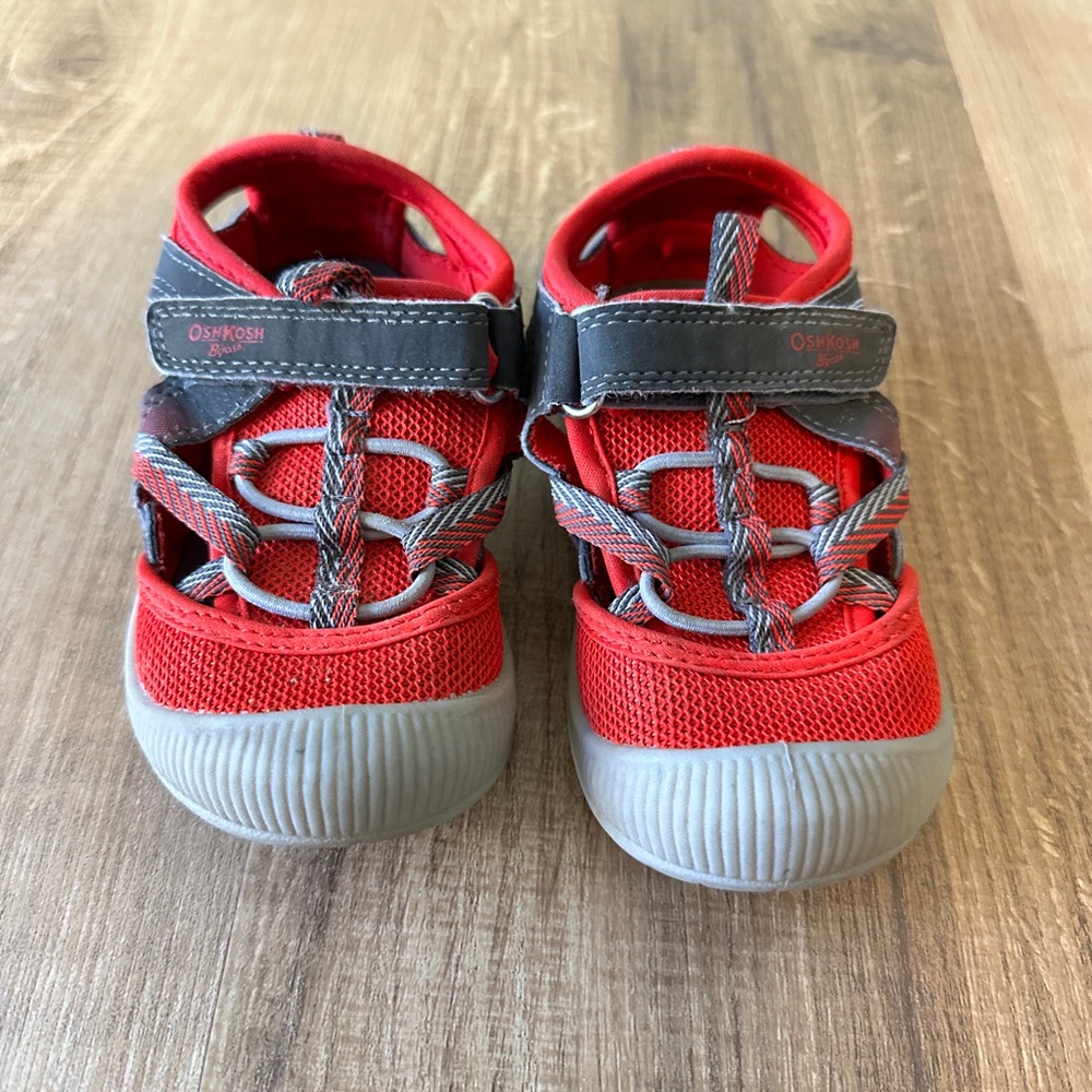 Oshkosh B’gosh Toddler‎ red and grey sandal | size 7